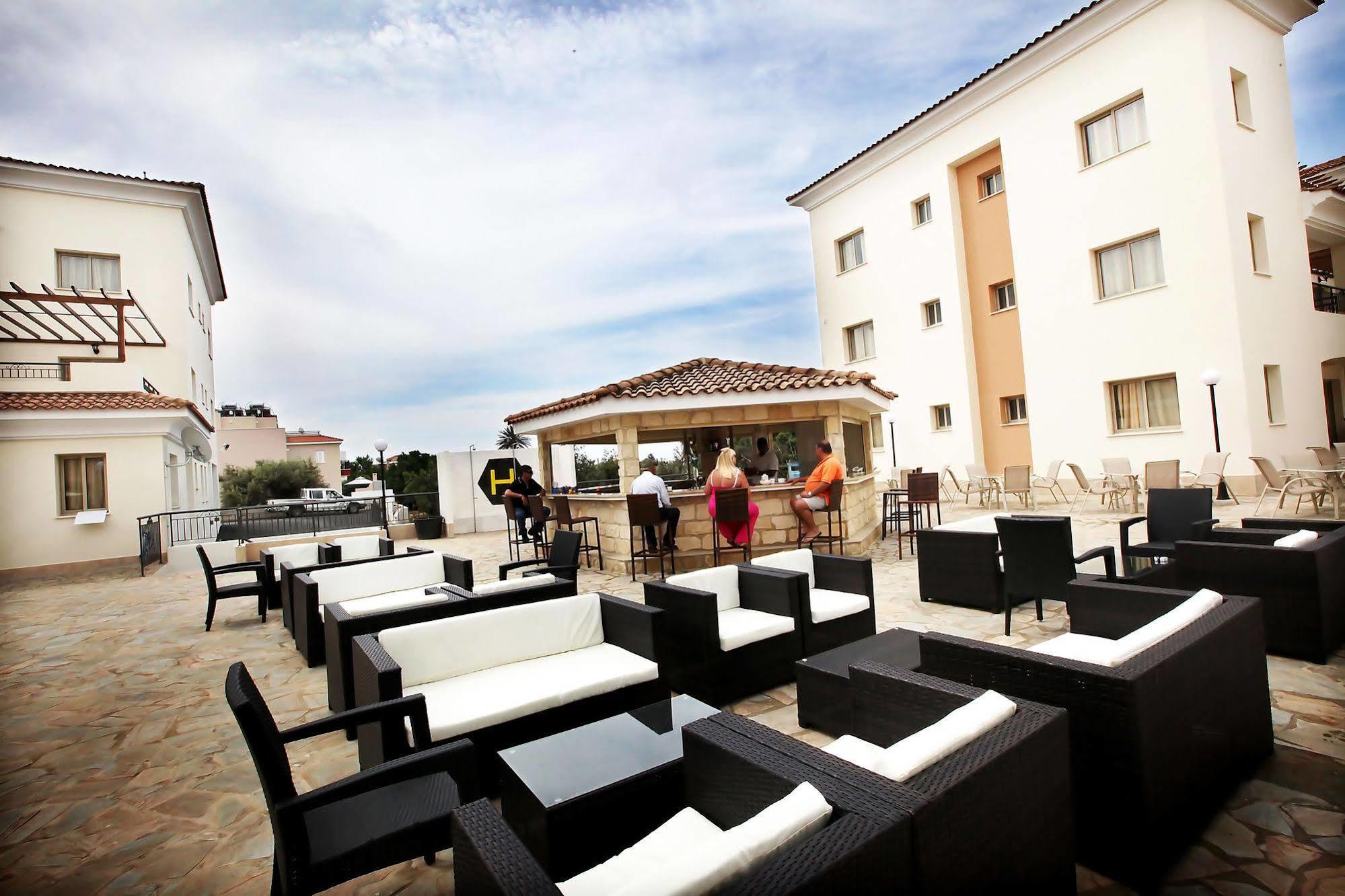 Oracle Exclusive Resort Paphos Exteriör bild