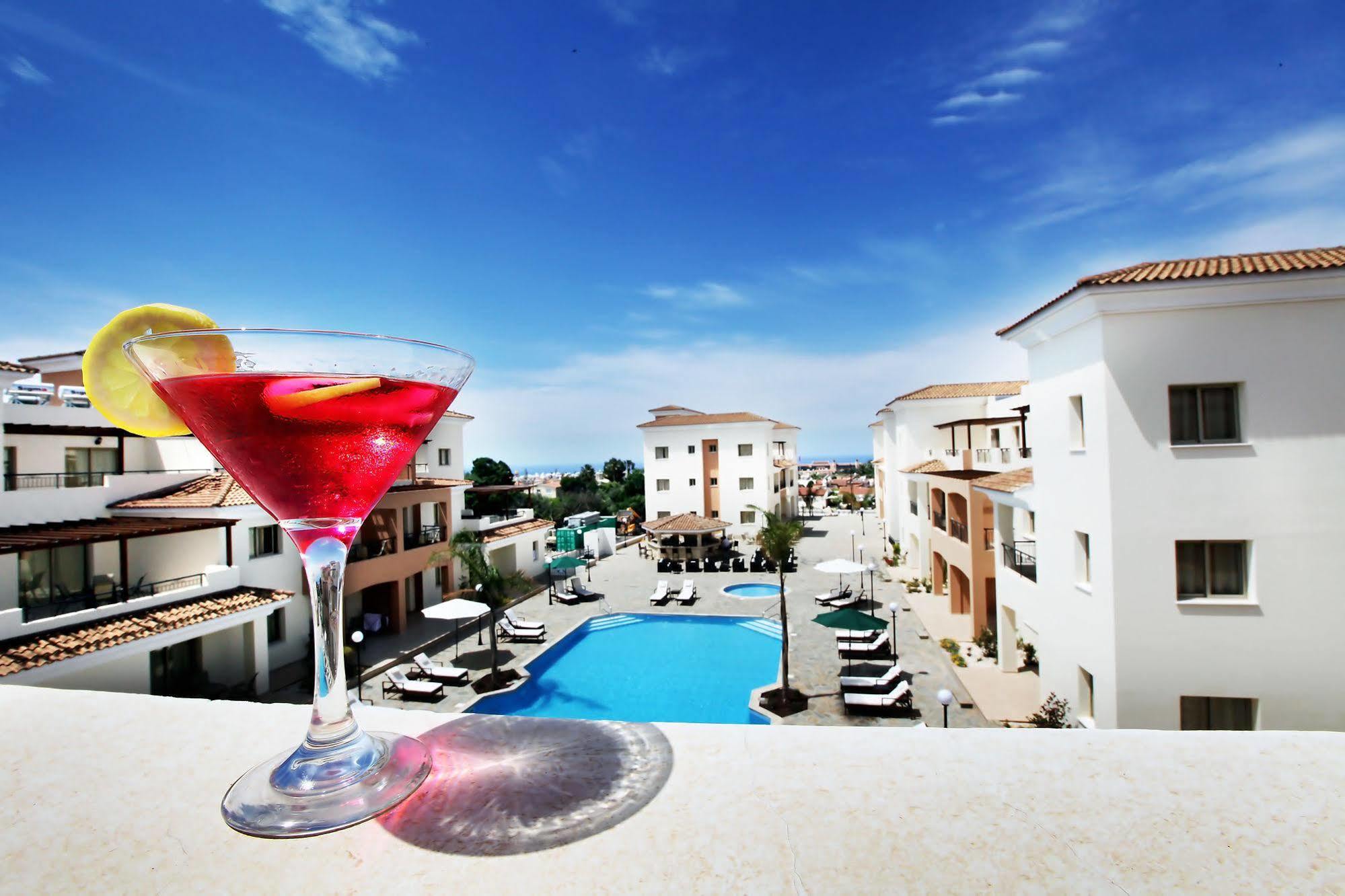 Oracle Exclusive Resort Paphos Exteriör bild